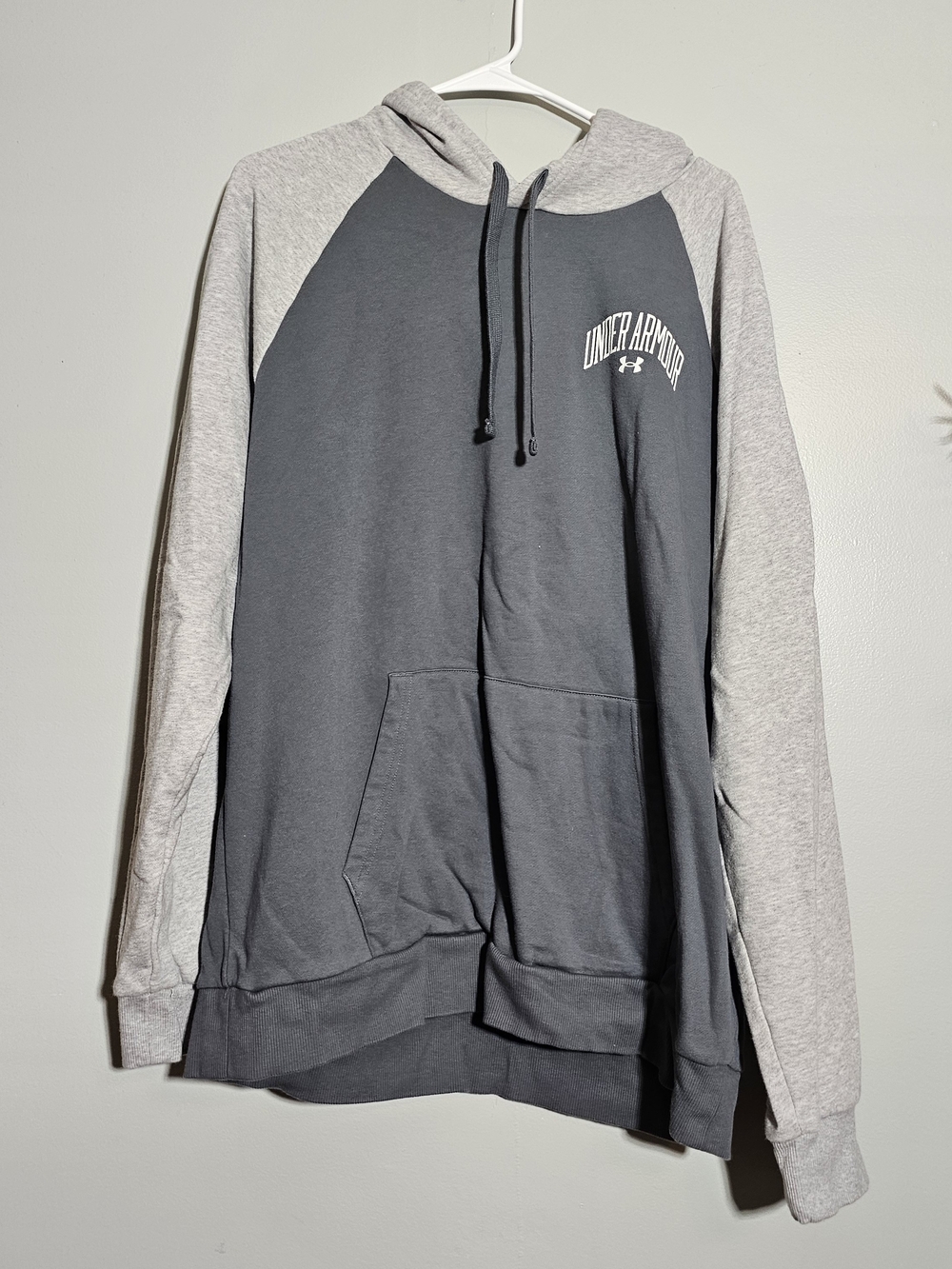 Under Armour Two-Tone Gray & Light Gray Hooded Pullover